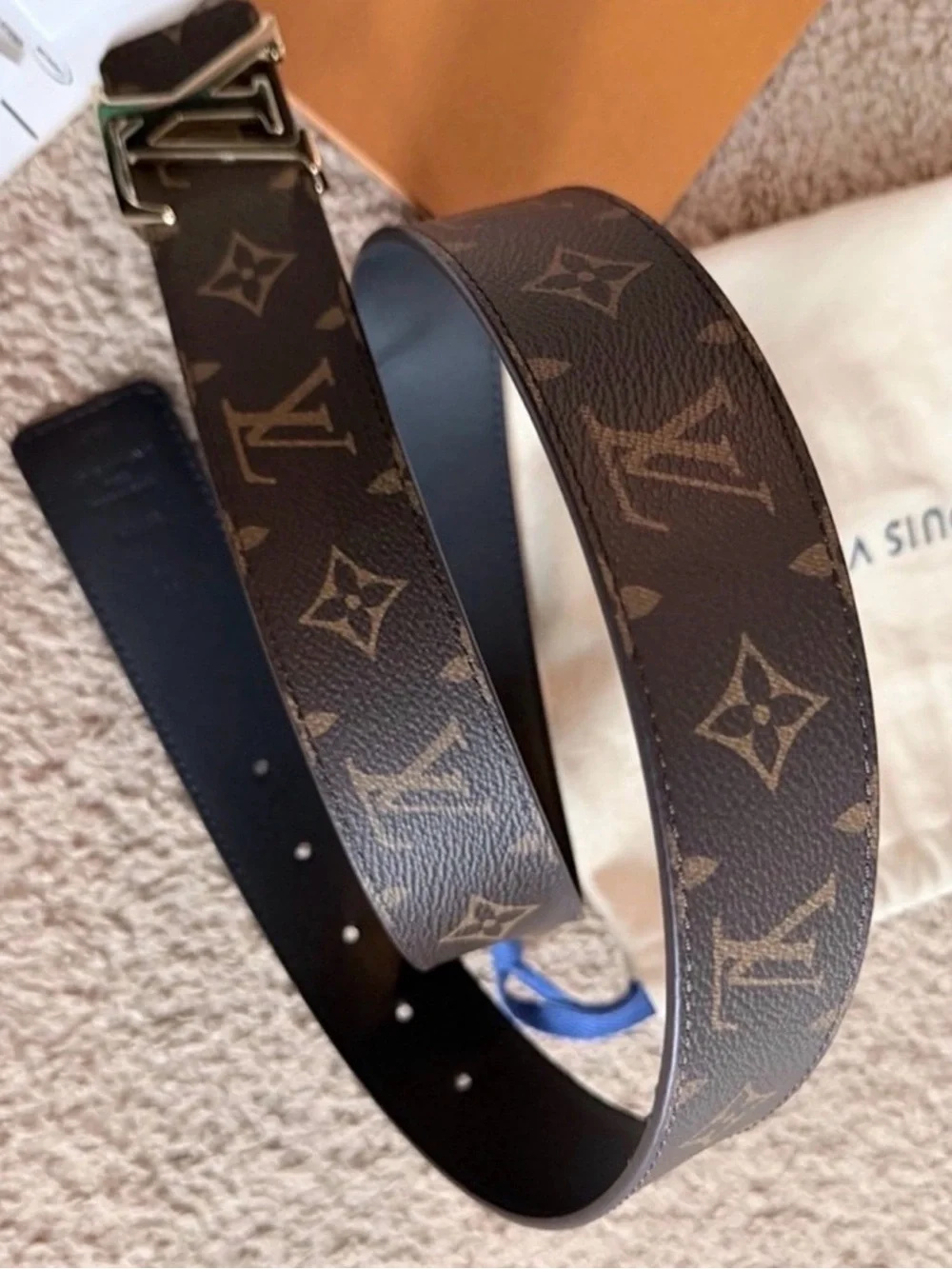 LOUIS VUITTON
